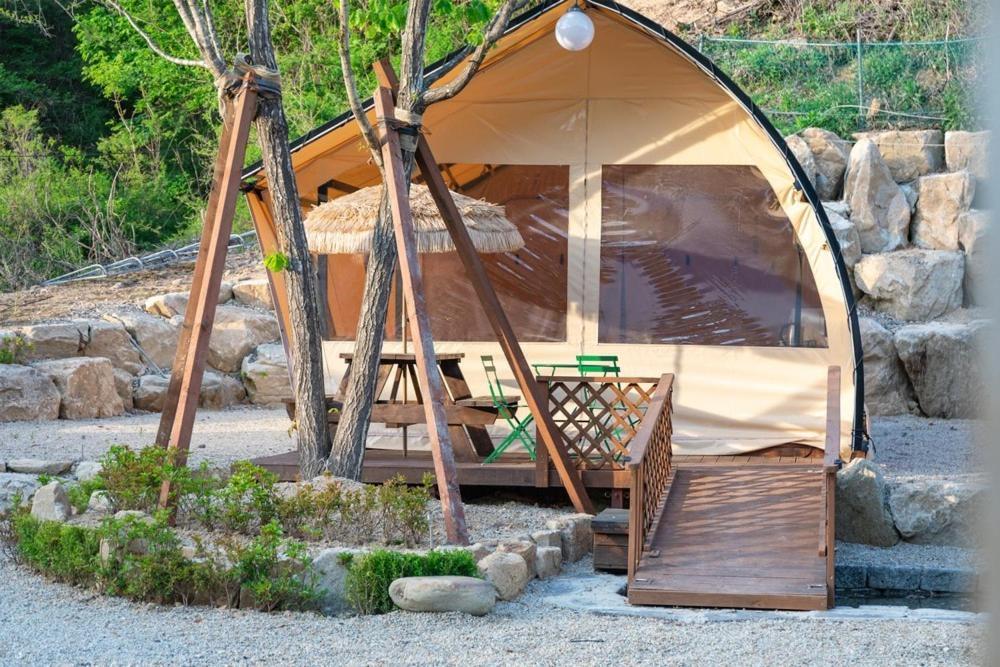 Отель Inje Naerincheon Glamping Номер фото