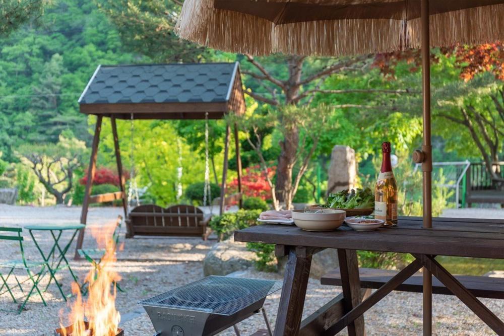 Отель Inje Naerincheon Glamping Номер фото